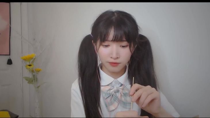 金手指ASMR视频在线播放：边吹气掏耳深度放松体验