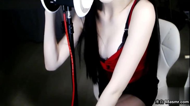 婉儿别闹ASMR助眠视频在线播放：火箭开箱与虚拟互动沉浸体验