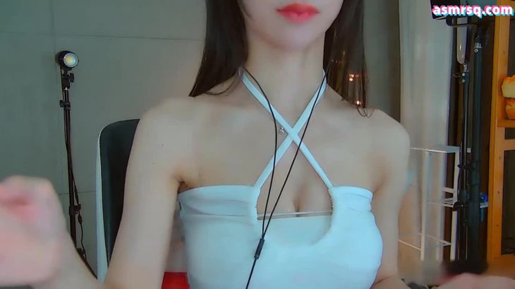 虎牙阿稀稀大魔王ASMR吃果冻视频在线播放 - 沉浸式助眠体验