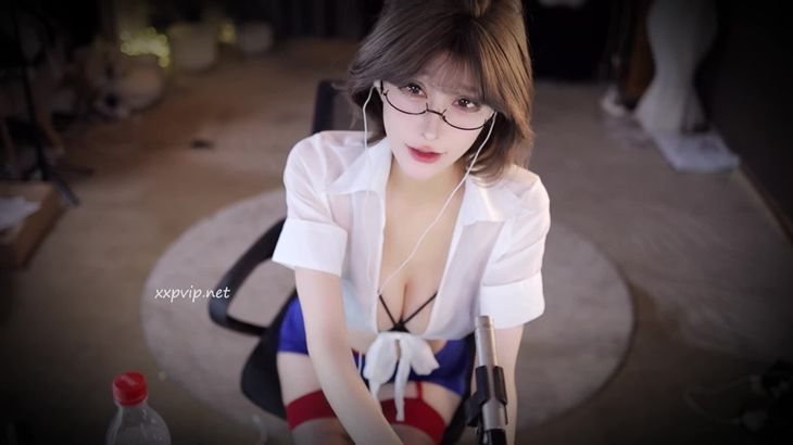 张爱玲ASMR爆衣白领精油视频在线播放