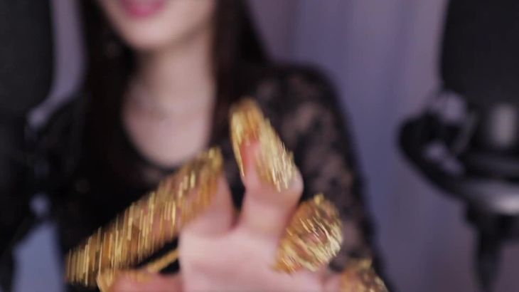 Brain-Melting ASMR主播视频在线播放：沉浸式耳语与麦克风轻触体验