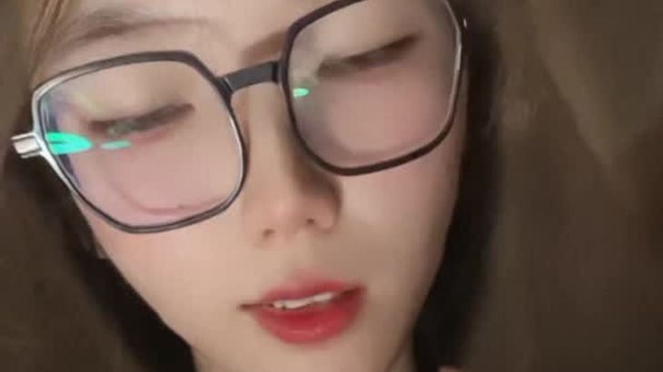 六六ASMR助眠视频在线播放：声控哄睡与指甲敲击触发音