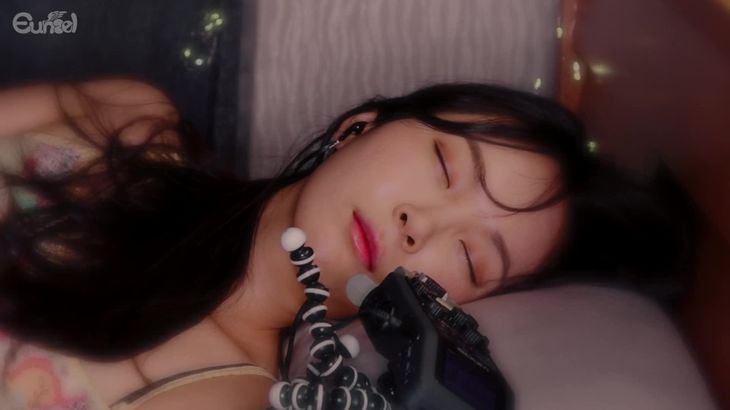 이리 ASMR视频在线播放：舒适呼吸声伴你入眠的夜晚