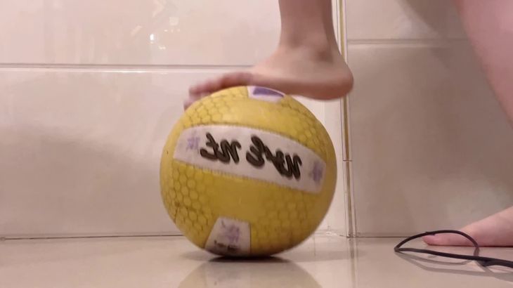 六六ASMR在线播放：沉浸式声控助眠视频，指尖敲击治愈失眠