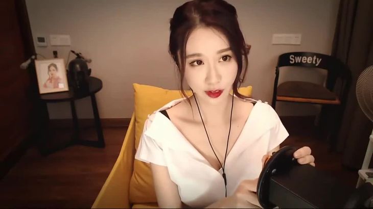 轩子巨2兔ASMR视频在线播放：专业助眠掏耳触发音享受