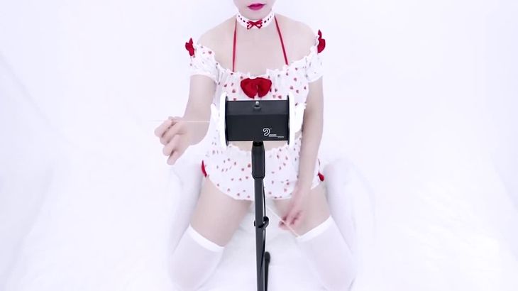 咪咪ASMR在线播放：轻柔化妆角色扮演助眠视频