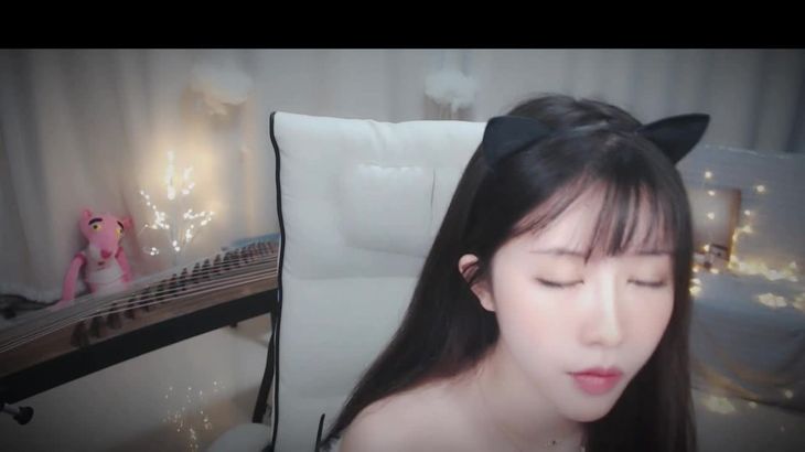 抱抱erASMR男友视角吃苹果+摸摸头视频在线播放，沉浸式触发音助眠