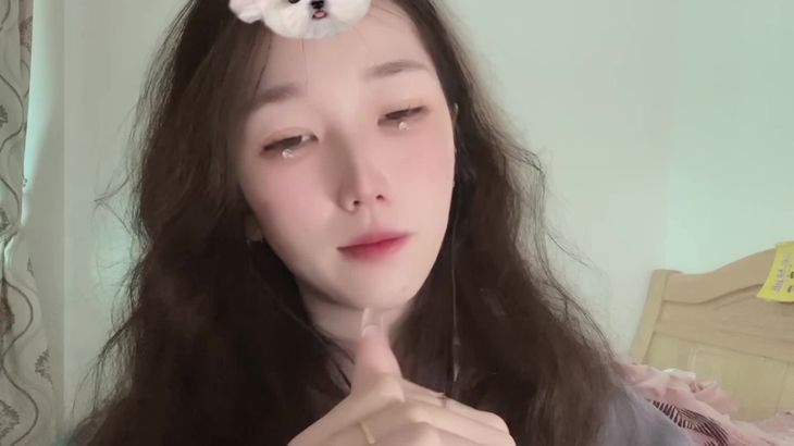 六六ASMR助眠视频在线播放：轻柔耳语与指甲敲击触发音