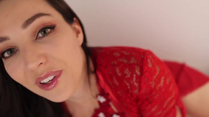 柒柒音声ASMR在线视频：沉浸式法语耳语哄睡与角色扮演疗愈体验