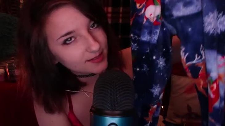 AftynRose ASMR在线视频观看：圣诞换装主题助眠放松体验