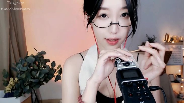 酥酥学姐在线ASMR视频播放-沉浸式剧情舔耳体验 | 专业助眠声控