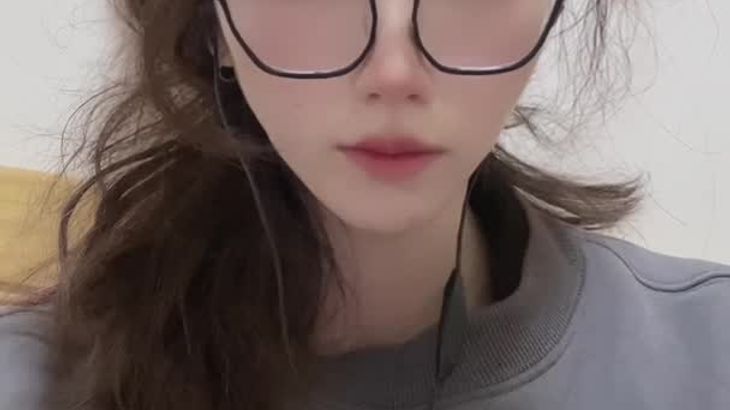 六六ASMR助眠视频在线播放：沉浸式声控哄睡体验