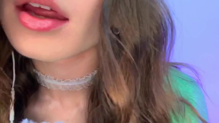 俄罗斯毛妹LENivayaAya ASMR舔耳助眠视频在线播放