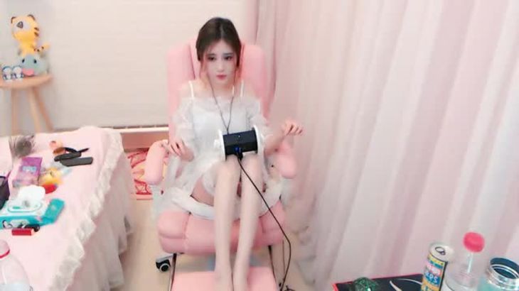 静香ASMR助眠视频在线播放：耳语按摩与沉浸式颅内高潮体验