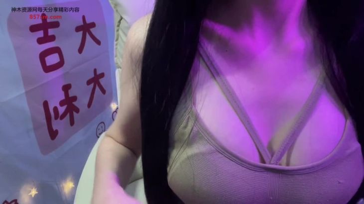 婉儿别闹ASMR在线播放：火箭开箱助眠视频+沉浸式拉链音效体验