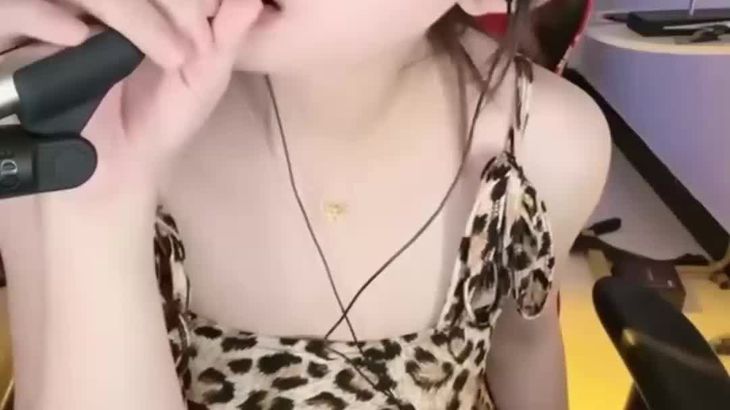 抖音灵儿ASMR甜美搓麦舔耳哄睡在线播放视频