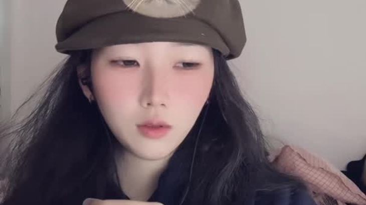 六六ASMR助眠视频在线播放-沉浸式耳语敲击触发音疗愈放松