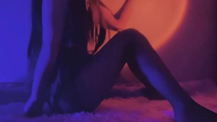 斗鱼晚婉吥想睡ASMR连体小黑裙视频在线播放 - 沉浸式视听体验