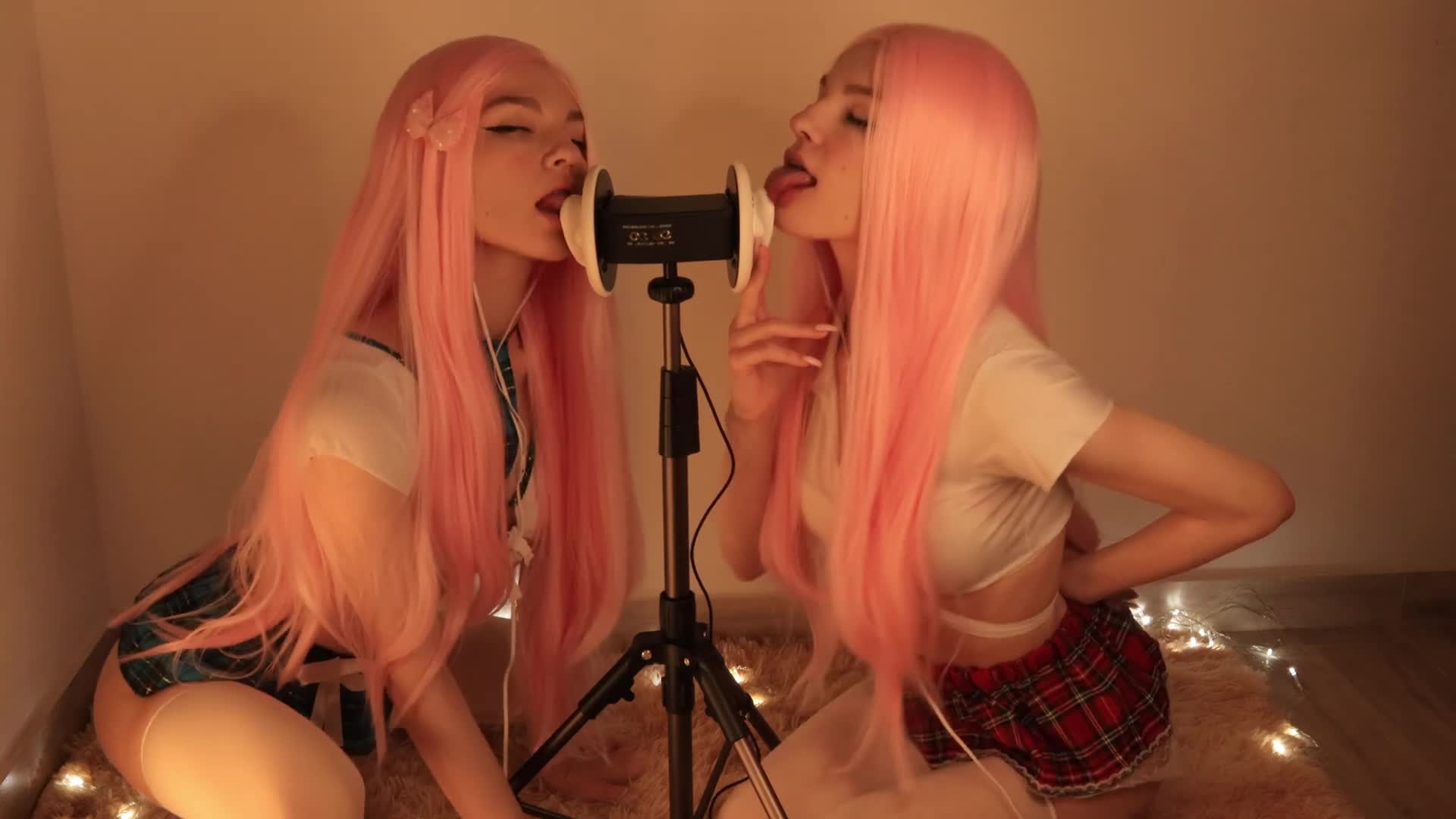 MOOD俄罗斯ASMR主播在线播放：高颜值舔耳助眠视频精选