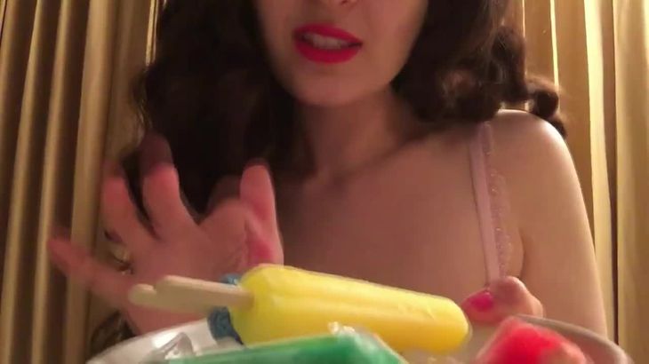 红唇阿姨ASMR在线播放：3Dio舔耳亲吻助眠视频（Popsicle-Teaser）