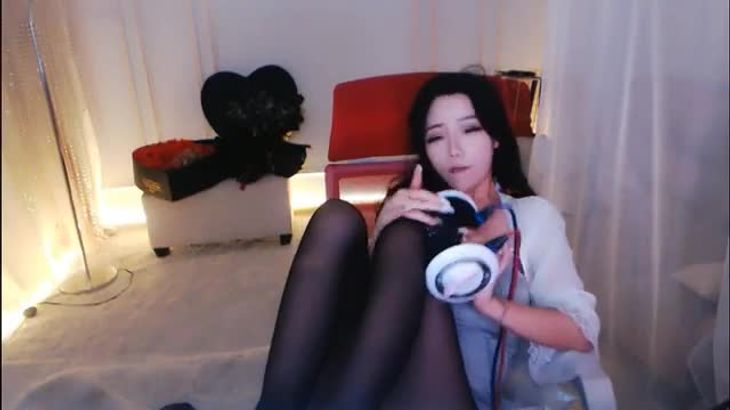 才女ASMR主播日本留学视频在线播放-沉浸式助眠舔耳体验